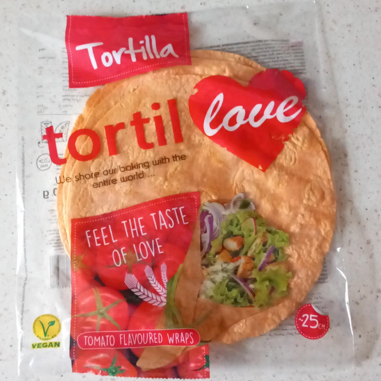 Хлібці Тортилья з Пшеничного борошна гріль Tortilla Tortil Love Tomato Flavoured Wraps Тортілла млинці круглі з Томатами 25см 4шт