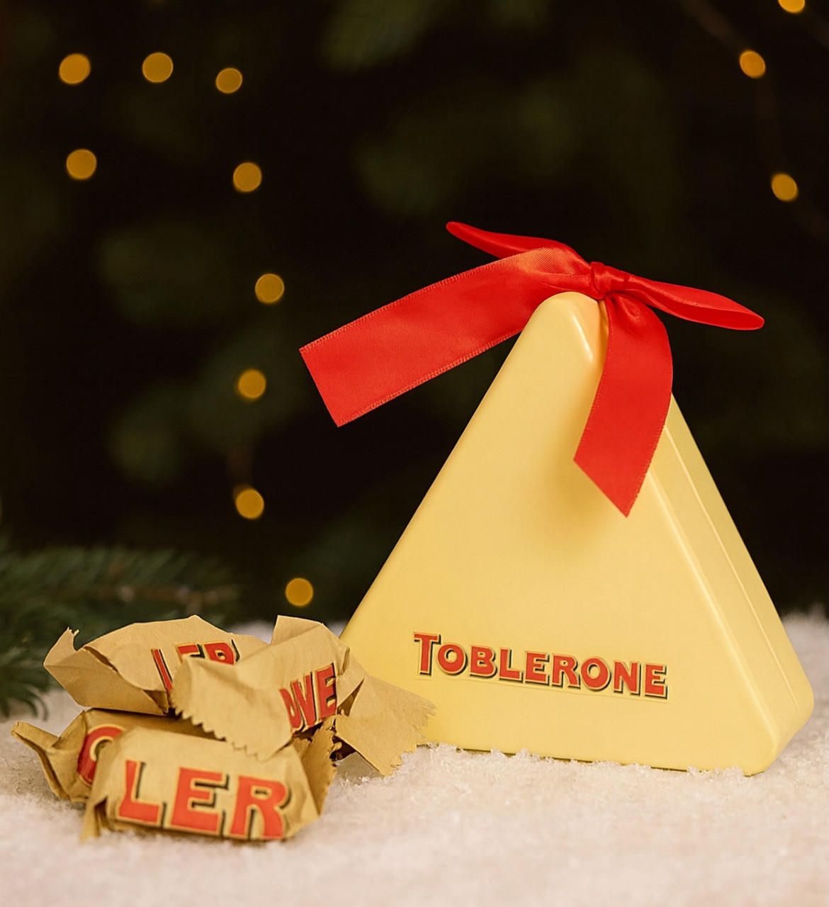 Ялинкова прикраса Шоколадні батончики міні Трикутник Toblerone mini Triangle Тоблерон з підвіскою 4шт 56г